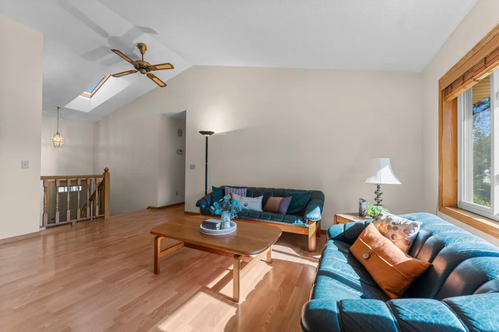 1013 Rushmore Drive Burnsville, MN 55306