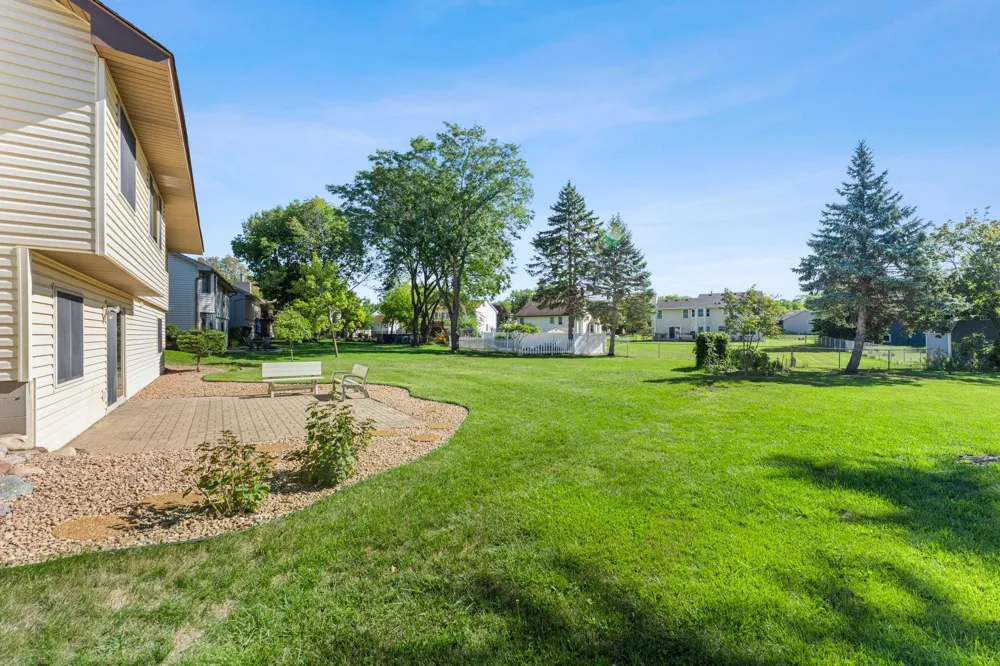 1013 Rushmore Drive Burnsville, MN 55306
