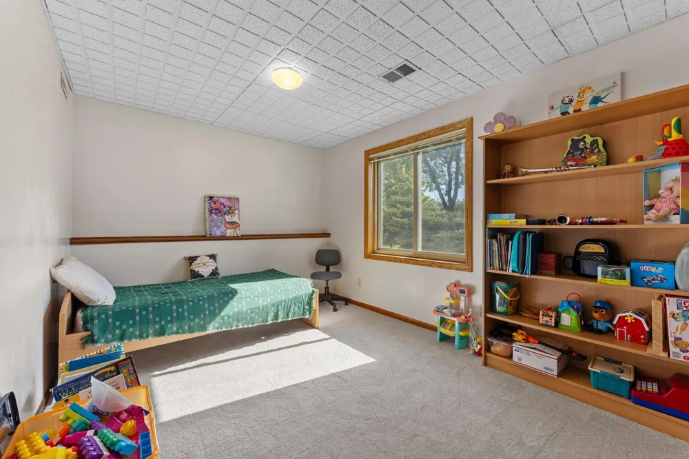 1013 Rushmore Drive Burnsville, MN 55306