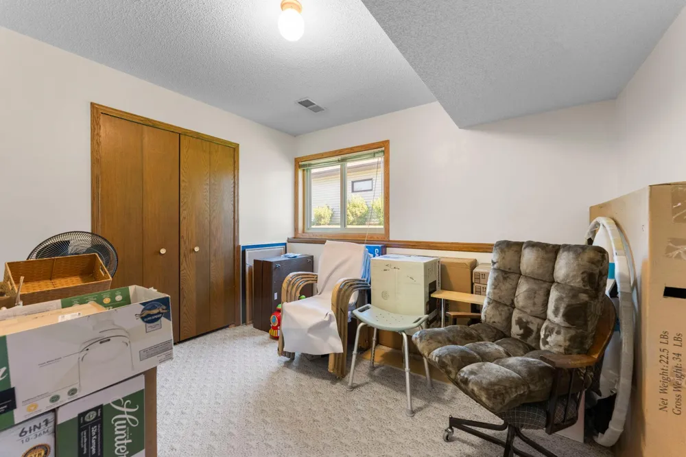 1013 Rushmore Drive Burnsville, MN 55306