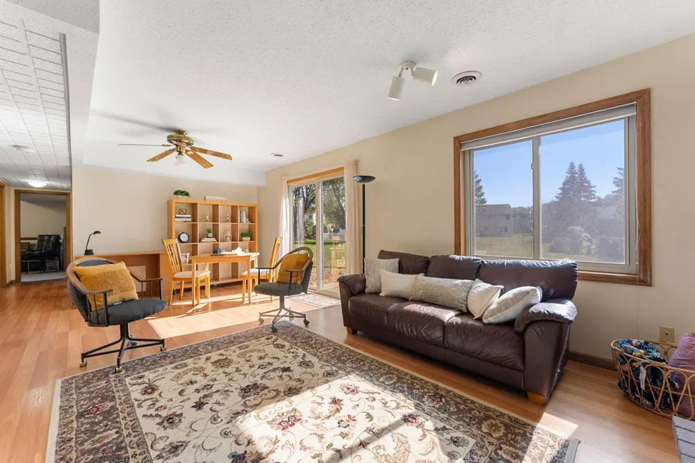 1013 Rushmore Drive Burnsville, MN 55306