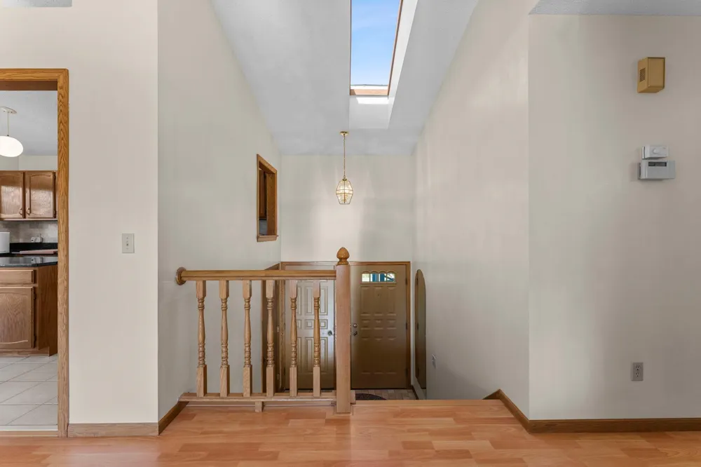 1013 Rushmore Drive Burnsville, MN 55306