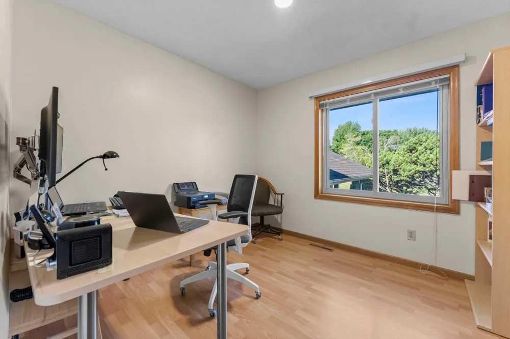 1013 Rushmore Drive Burnsville, MN 55306