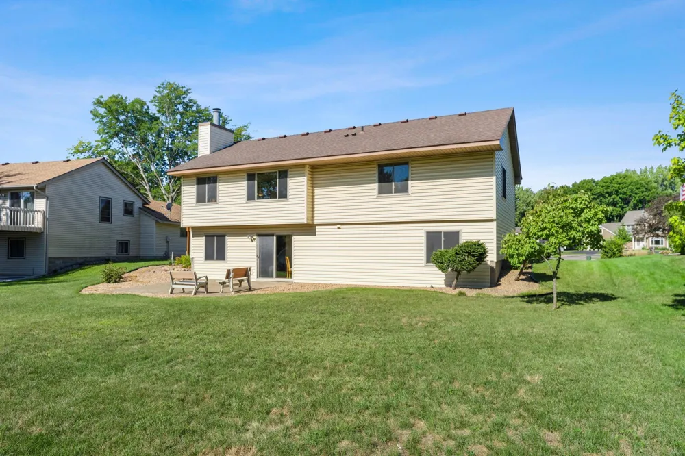 1013 Rushmore Drive Burnsville, MN 55306