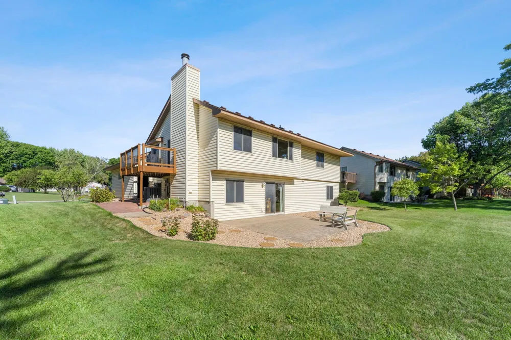 1013 Rushmore Drive Burnsville, MN 55306