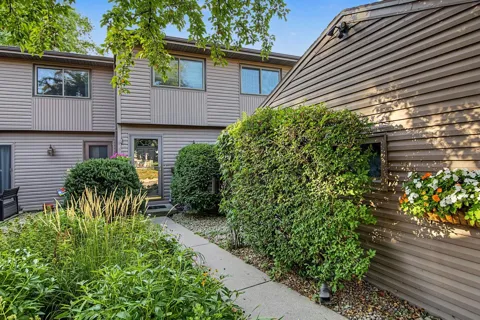 3803 E 45th Street