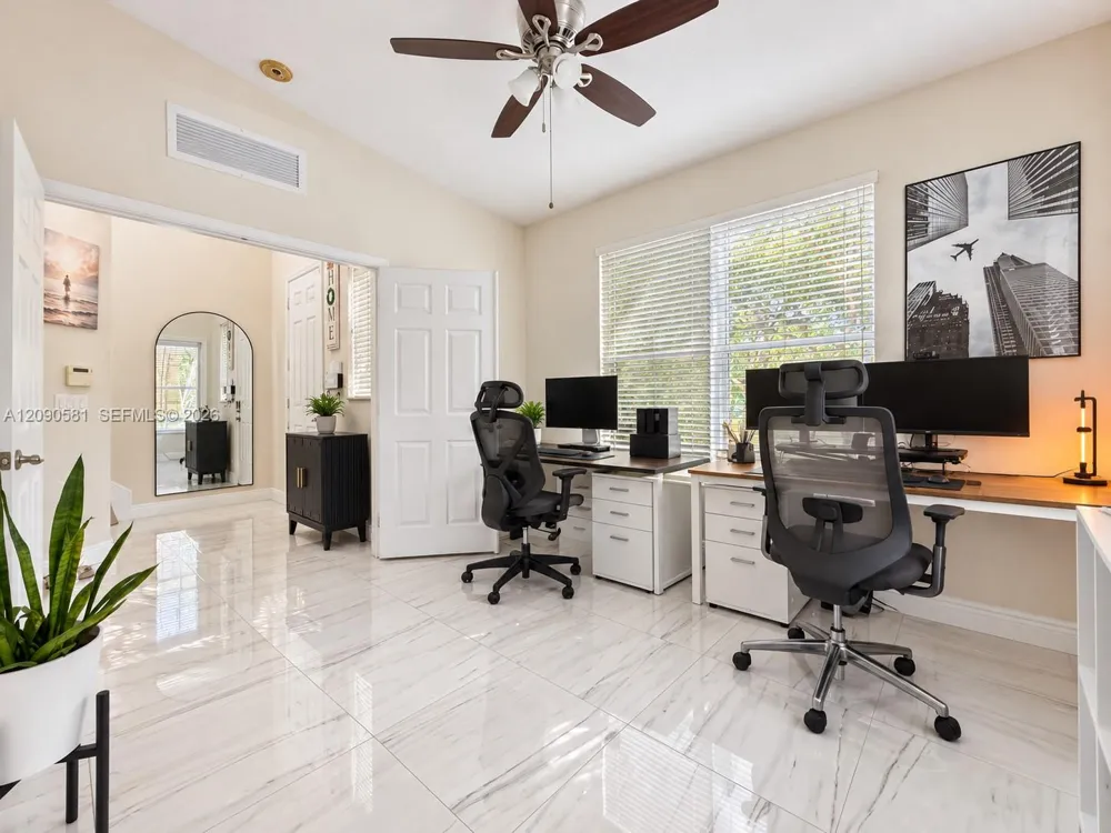 2913 S Greenleaf Cir Boynton Beach, FL 33426