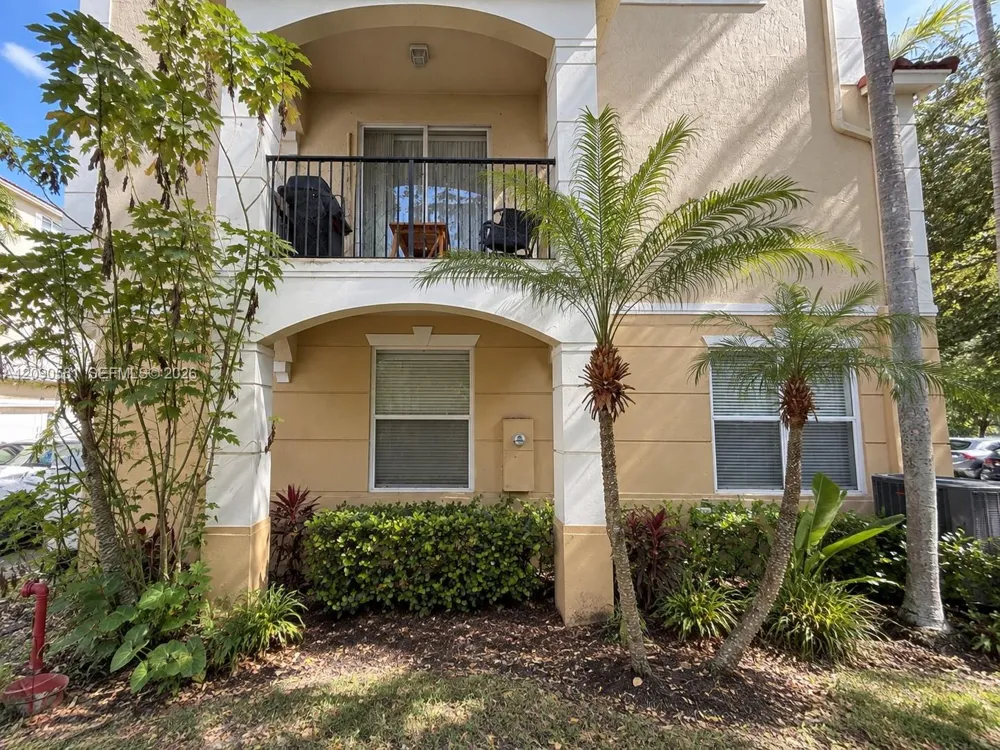 2913 S Greenleaf Cir Boynton Beach, FL 33426