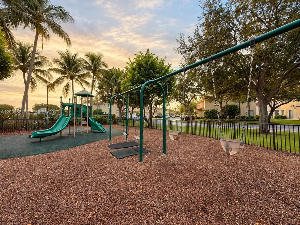 2913 S Greenleaf Cir Boynton Beach, FL 33426