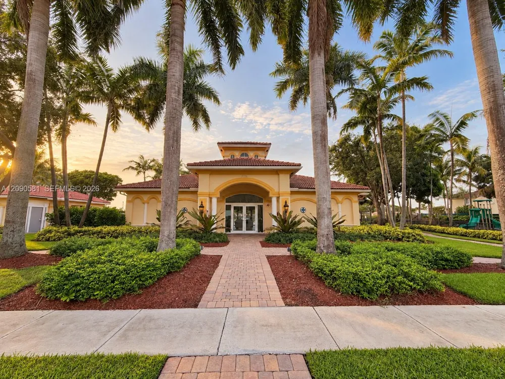 2913 S Greenleaf Cir Boynton Beach, FL 33426