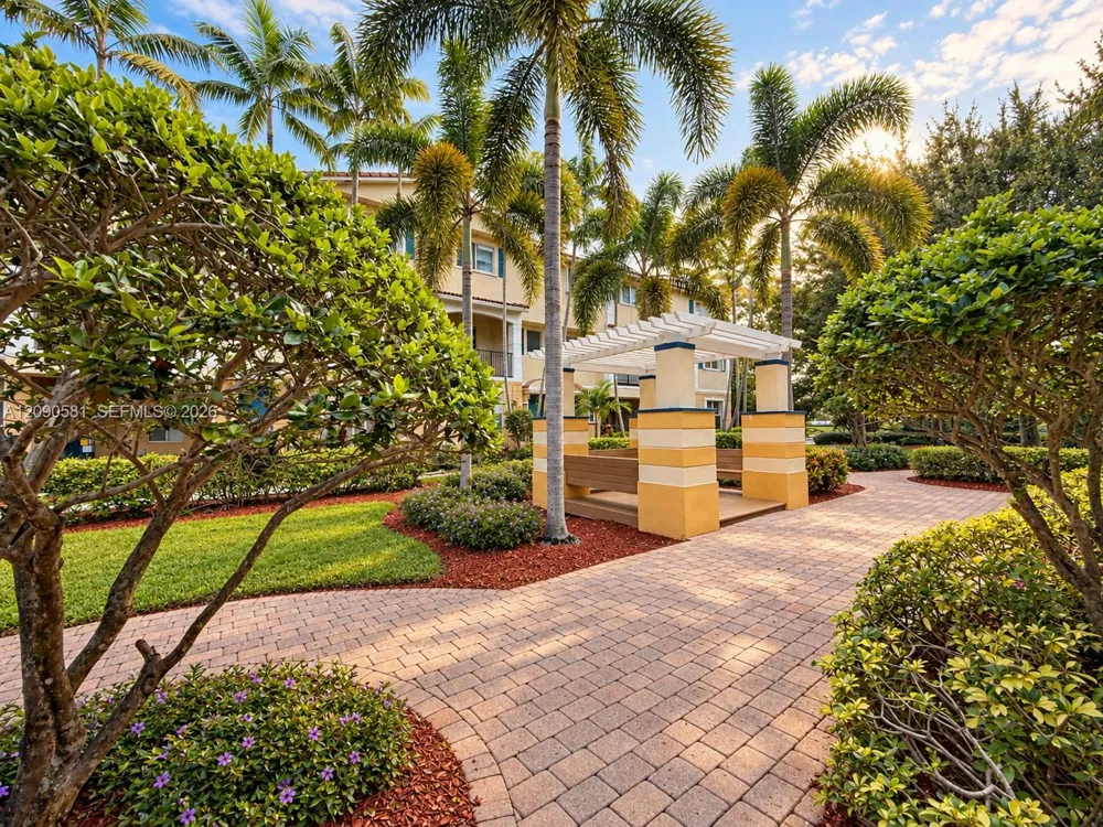 2913 S Greenleaf Cir Boynton Beach, FL 33426