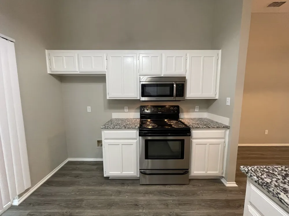 5737 STERLING GREEN TRAIL Arlington, TX 76017
