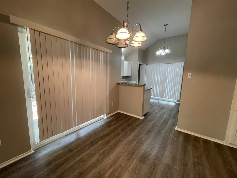 5737 STERLING GREEN TRAIL Arlington, TX 76017