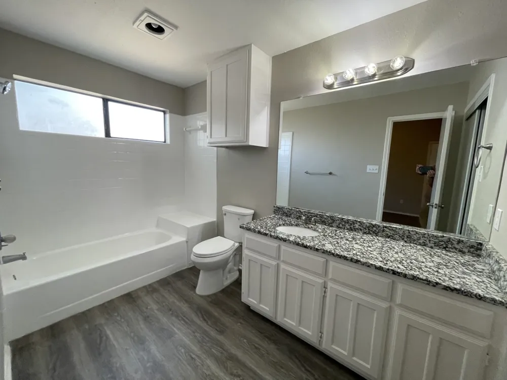 5737 STERLING GREEN TRAIL Arlington, TX 76017