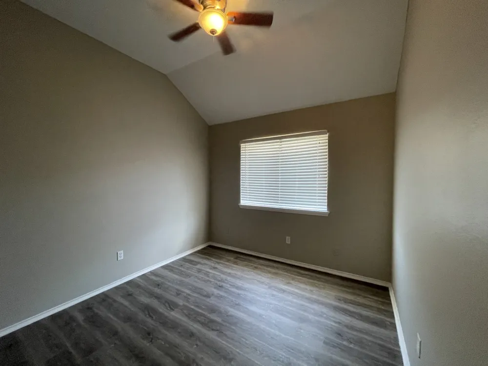 5737 STERLING GREEN TRAIL Arlington, TX 76017