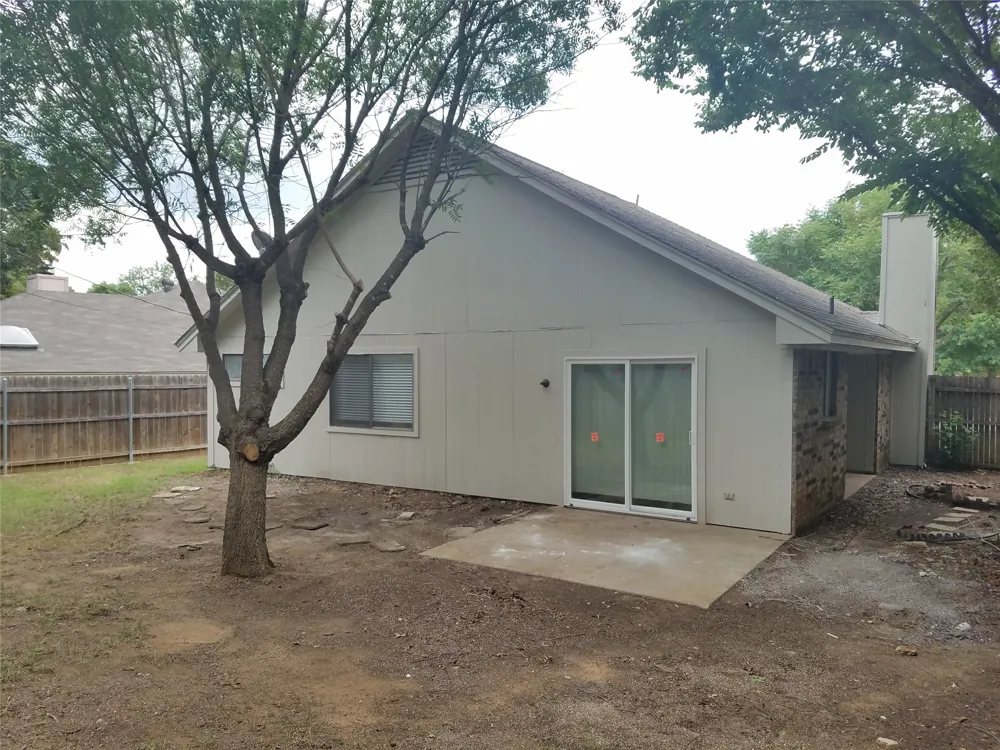 5737 STERLING GREEN TRAIL Arlington, TX 76017