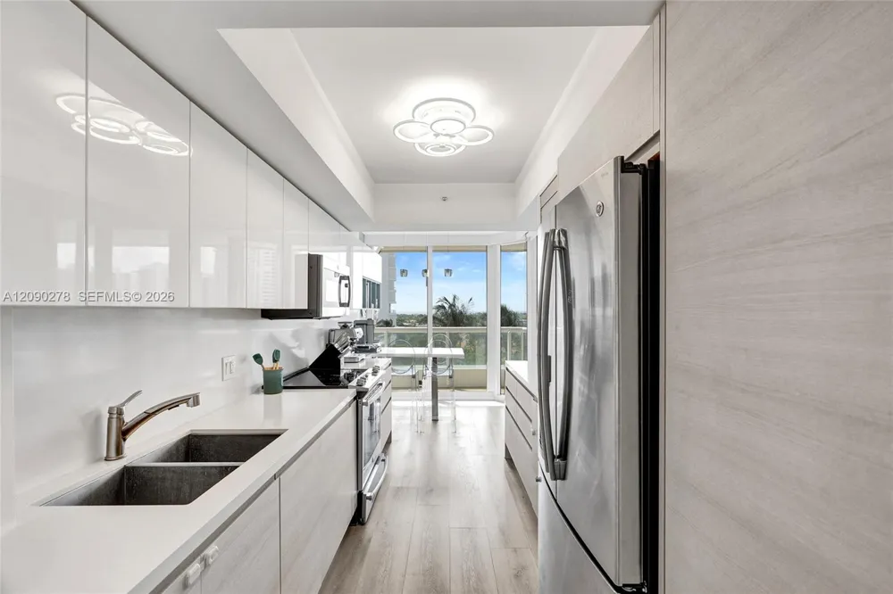 21055 Yacht Club Dr #901 Aventura, FL 33180