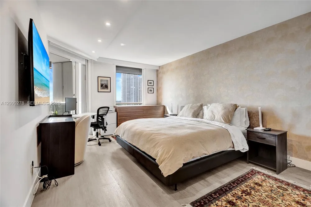21055 Yacht Club Dr #901 Aventura, FL 33180