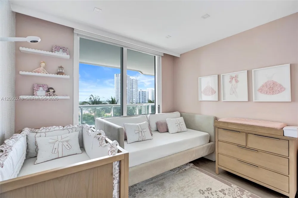 21055 Yacht Club Dr #901 Aventura, FL 33180