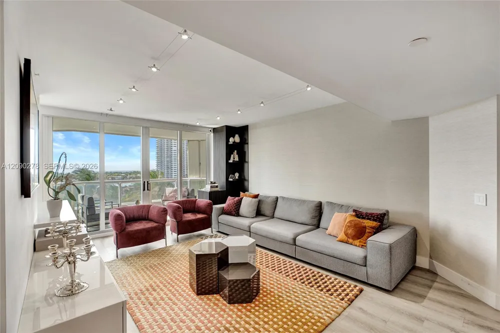 21055 Yacht Club Dr #901 Aventura, FL 33180