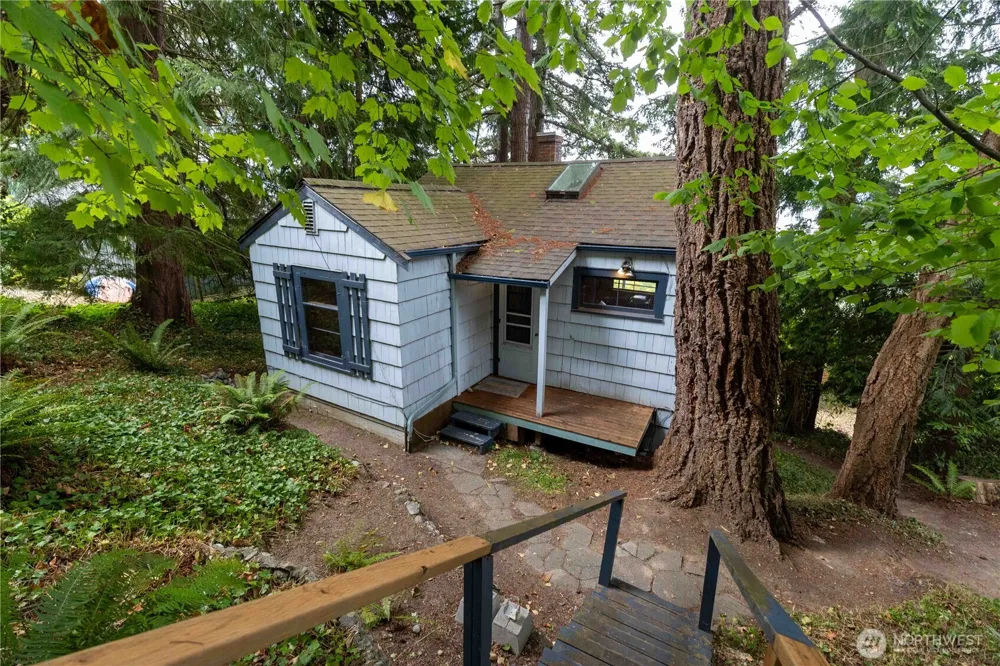 1083 Chuckanut Drive Bellingham, WA 98229