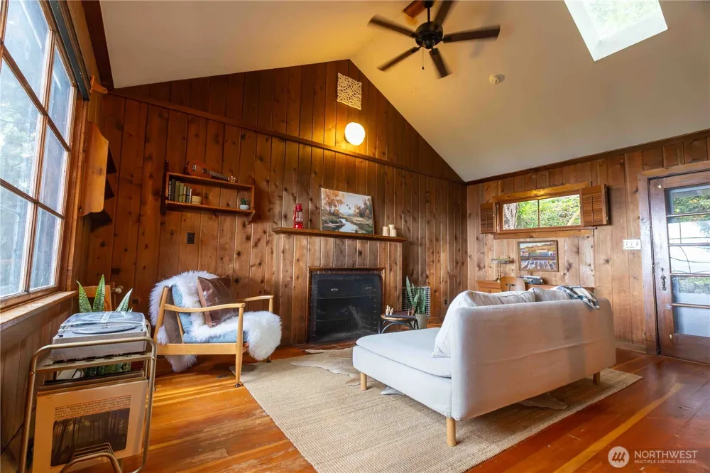 1083 Chuckanut Drive Bellingham, WA 98229