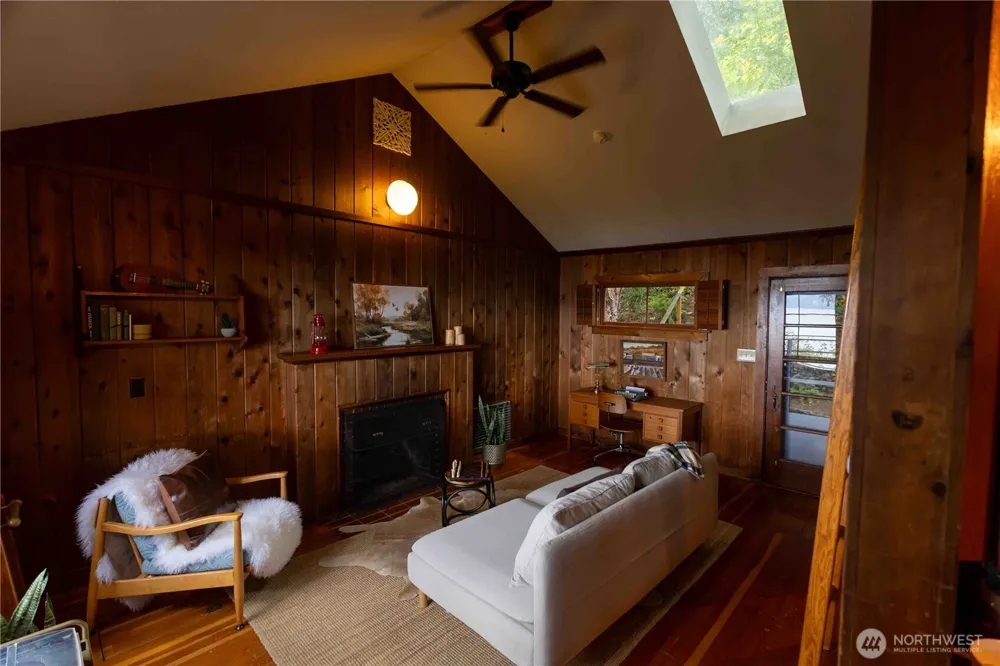 1083 Chuckanut Drive Bellingham, WA 98229