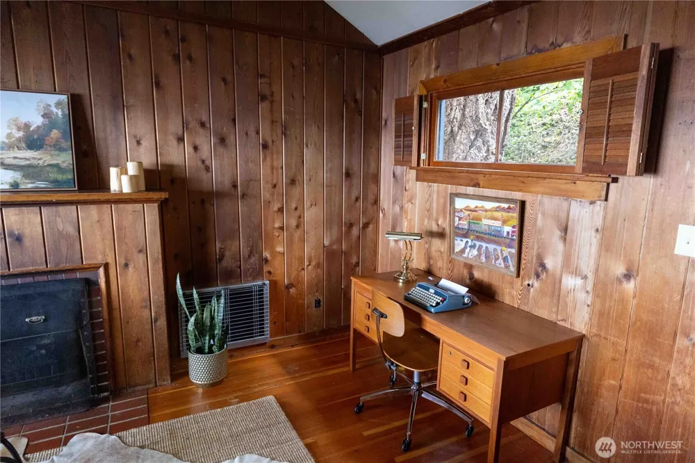 1083 Chuckanut Drive Bellingham, WA 98229