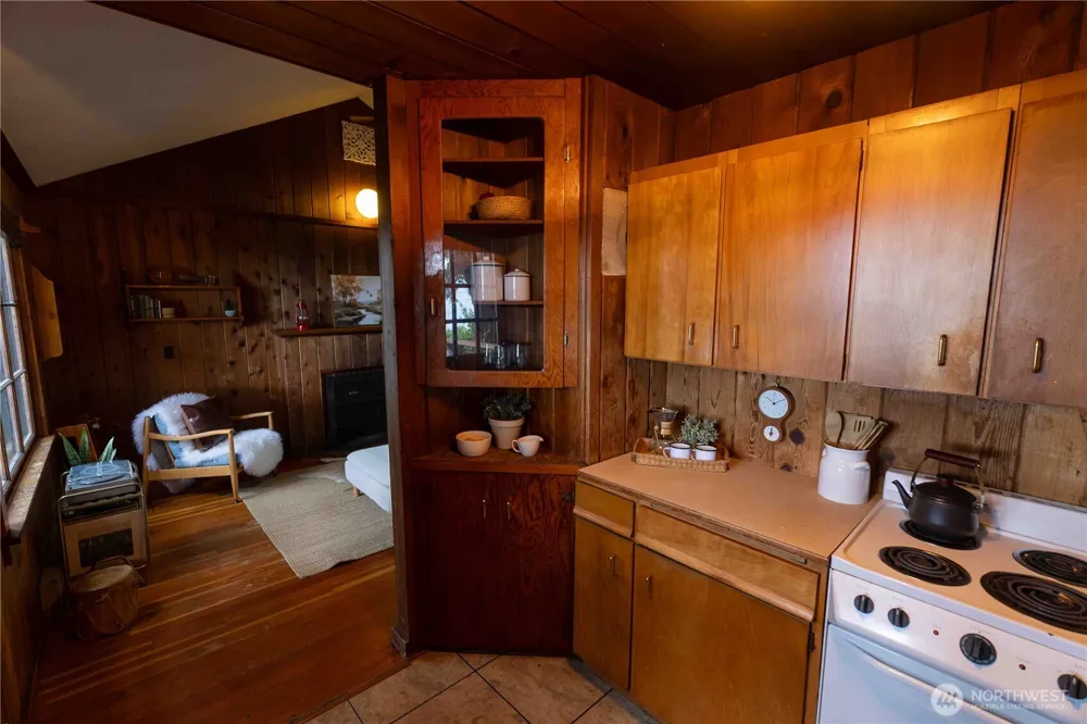 1083 Chuckanut Drive Bellingham, WA 98229