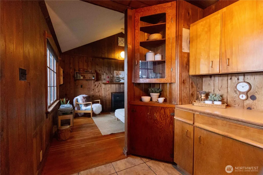 1083 Chuckanut Drive Bellingham, WA 98229