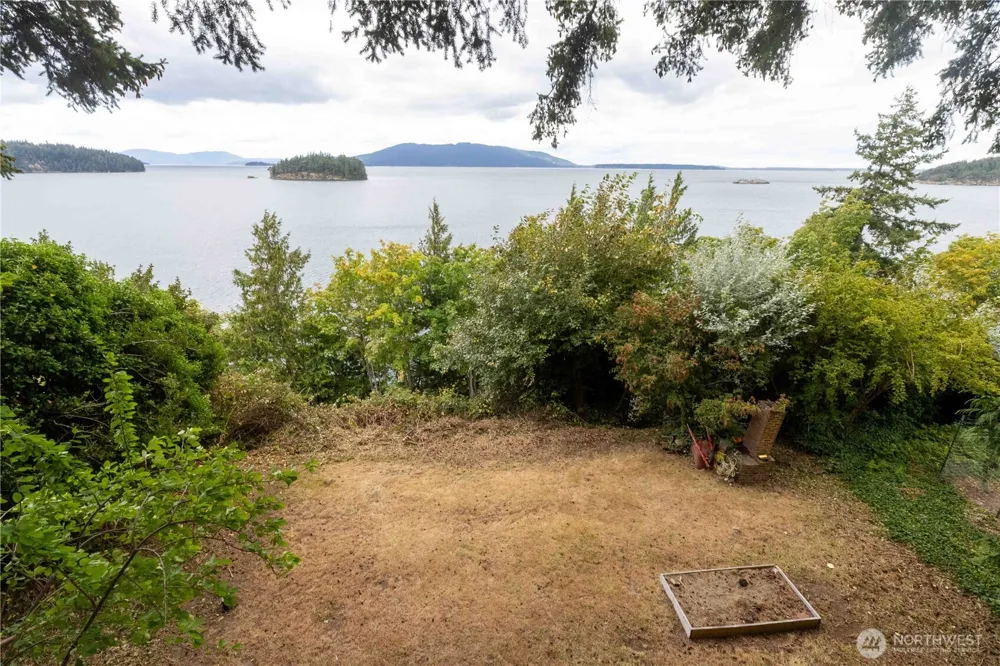 1083 Chuckanut Drive Bellingham, WA 98229