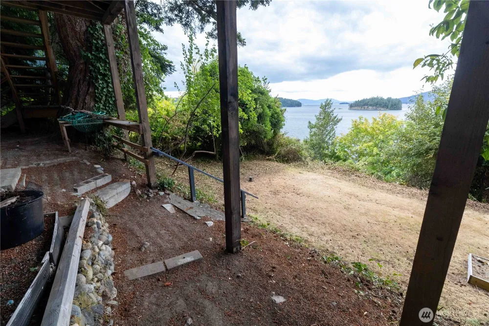 1083 Chuckanut Drive Bellingham, WA 98229