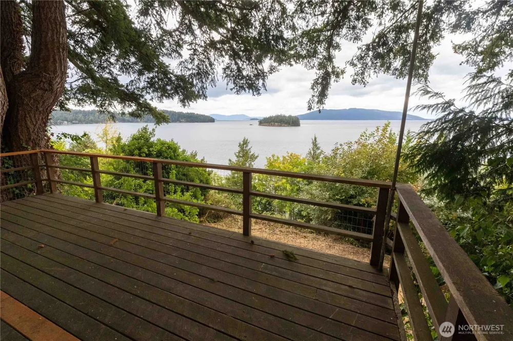 1083 Chuckanut Drive Bellingham, WA 98229
