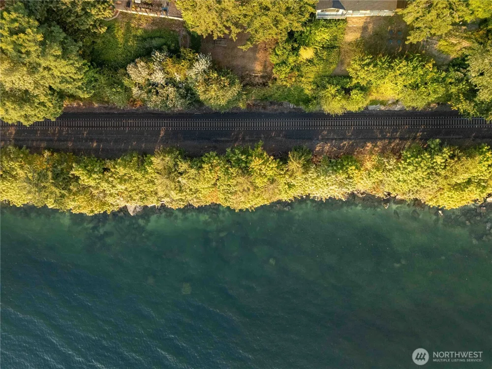 1083 Chuckanut Drive Bellingham, WA 98229