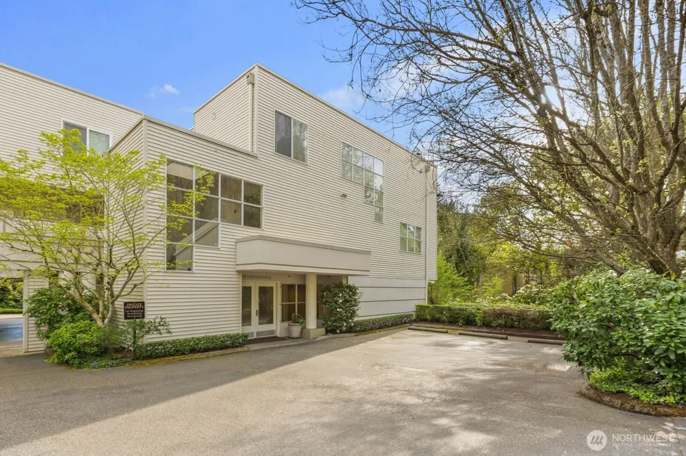 10237 SE 3rd Street #5 Bellevue, WA 98004