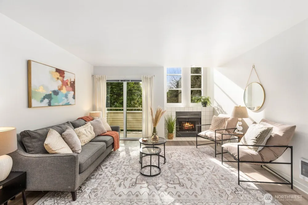 10237 SE 3rd Street #5 Bellevue, WA 98004