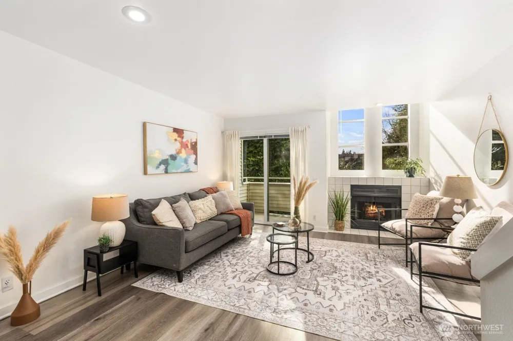 10237 SE 3rd Street #5 Bellevue, WA 98004
