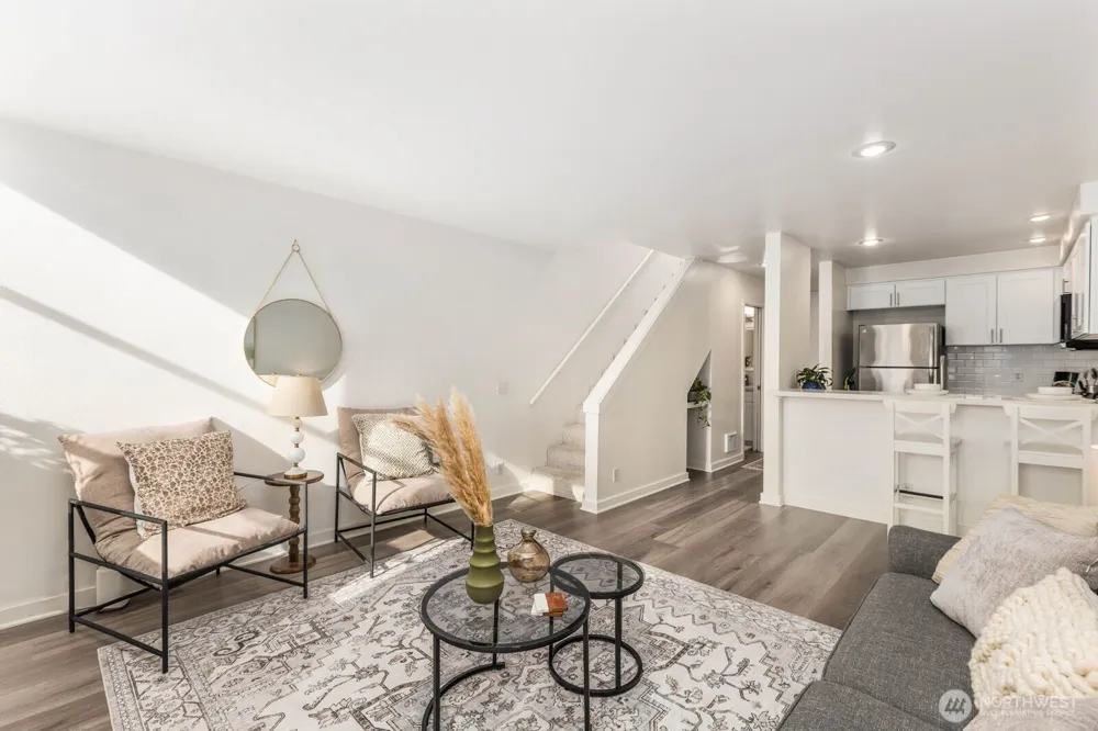 10237 SE 3rd Street #5 Bellevue, WA 98004