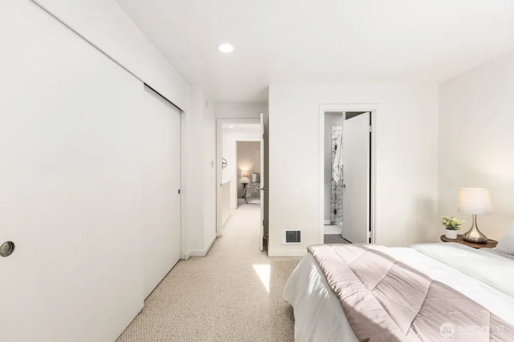 10237 SE 3rd Street #5 Bellevue, WA 98004
