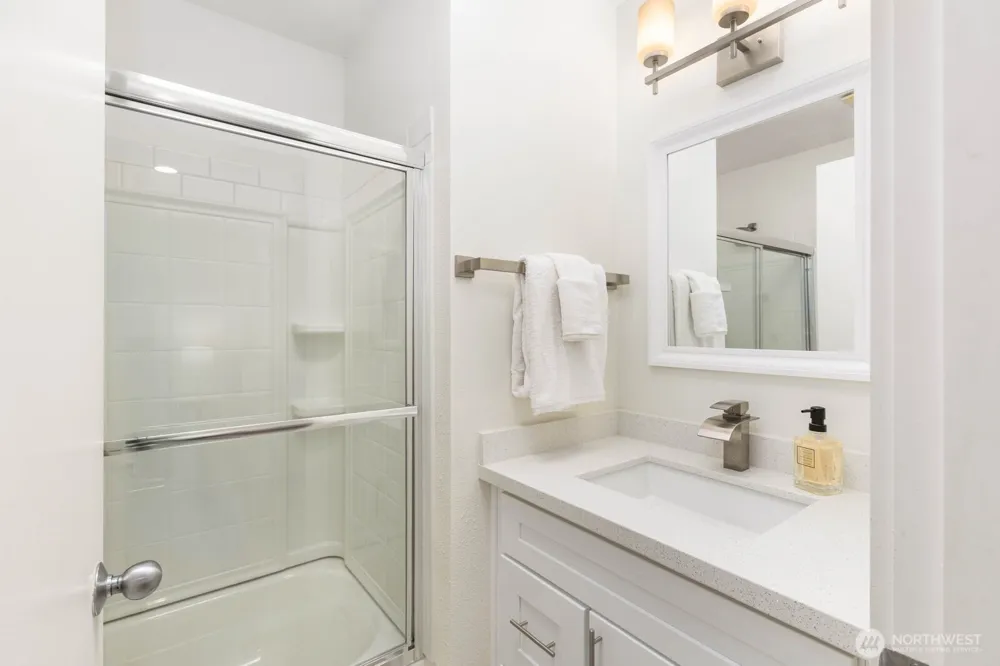 10237 SE 3rd Street #5 Bellevue, WA 98004