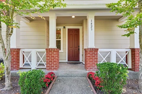 1423 NE Hickory Lane
