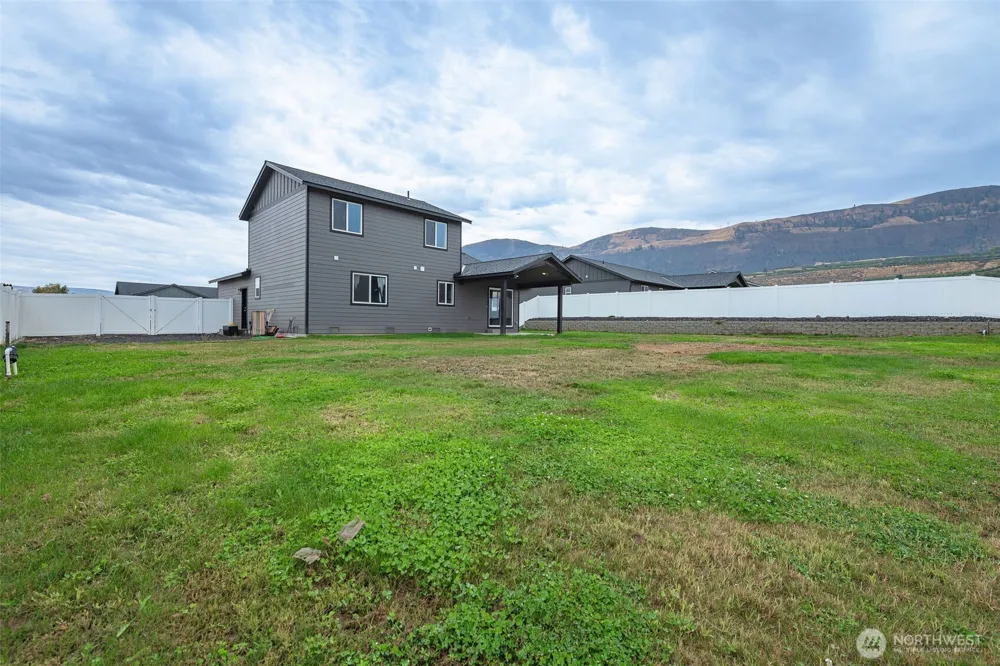 161 Berryman Way Malaga, WA 98828