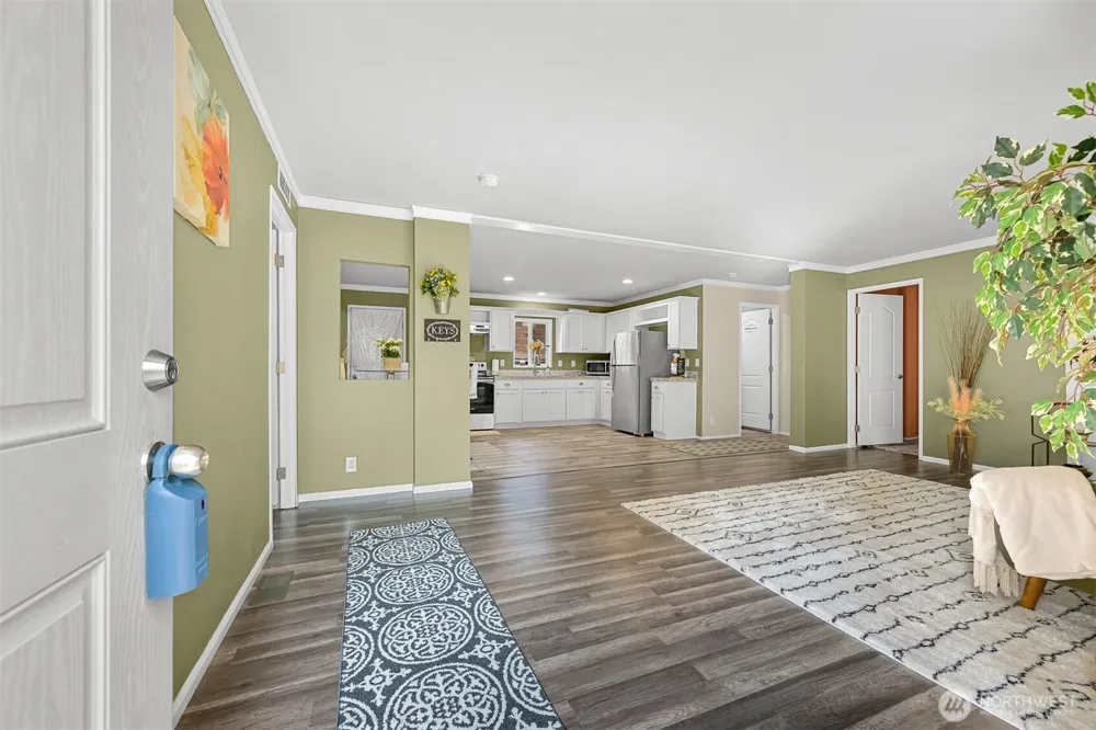 6236 Azure Way Maple Falls, WA 98266