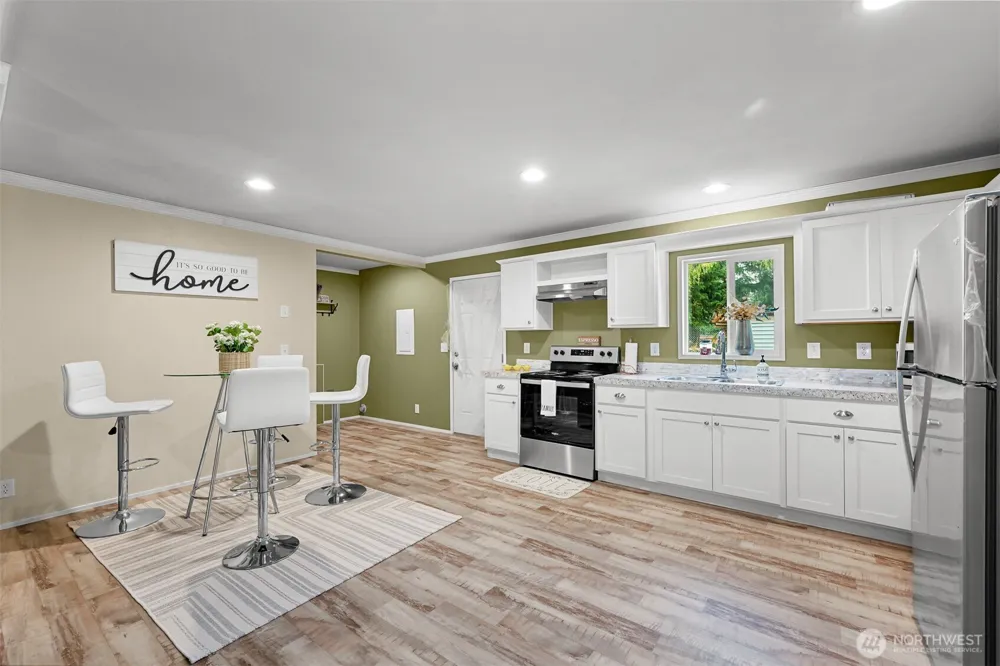 6236 Azure Way Maple Falls, WA 98266