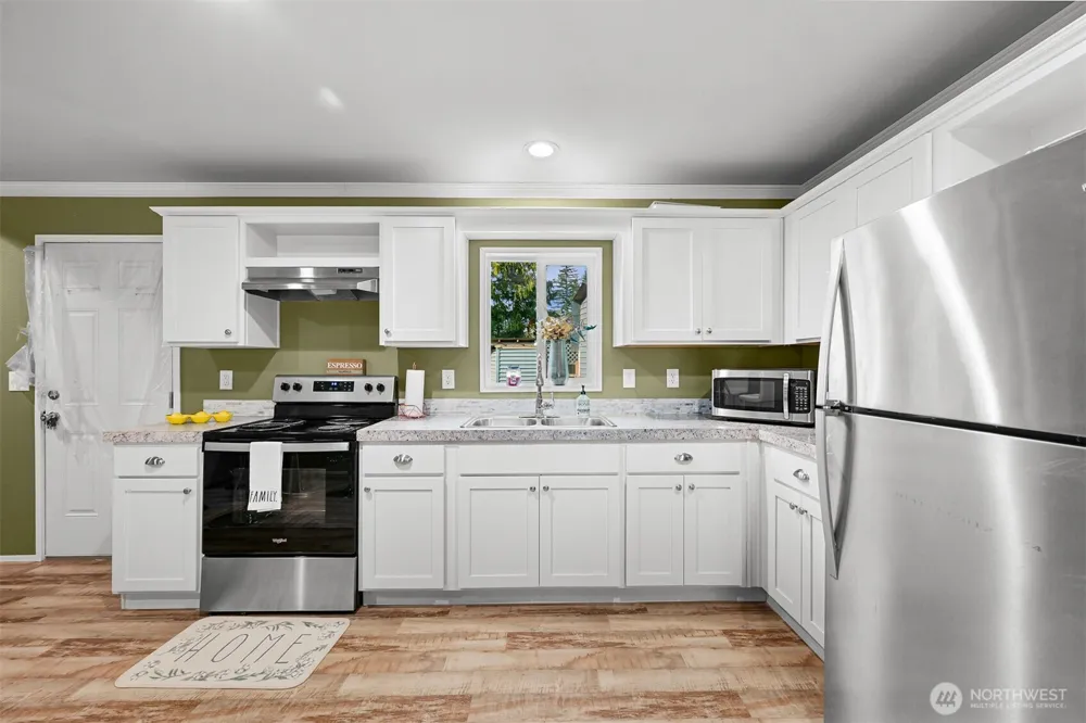 6236 Azure Way Maple Falls, WA 98266