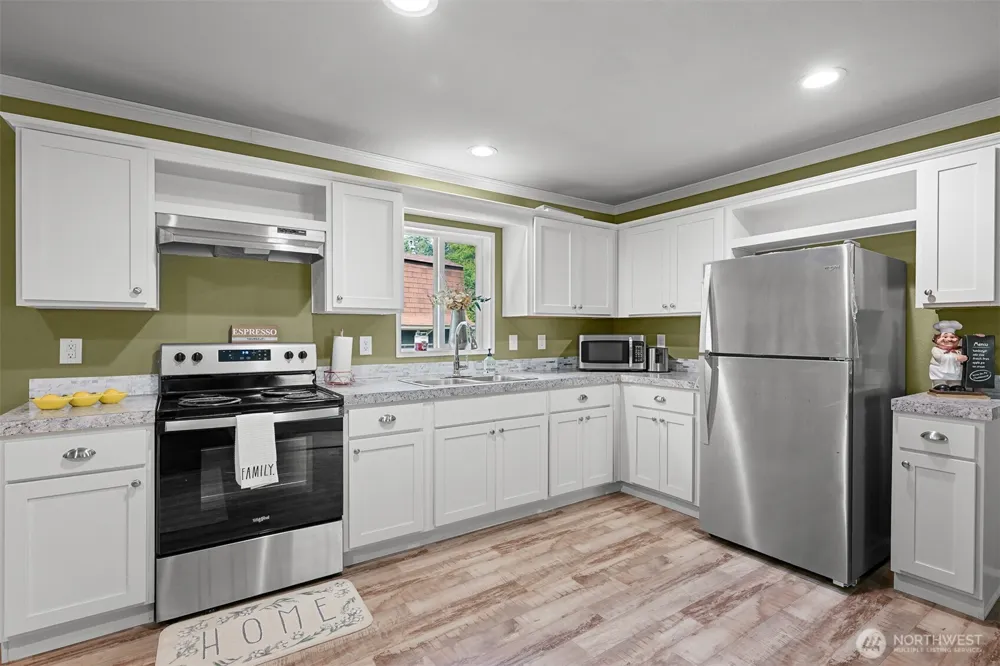 6236 Azure Way Maple Falls, WA 98266