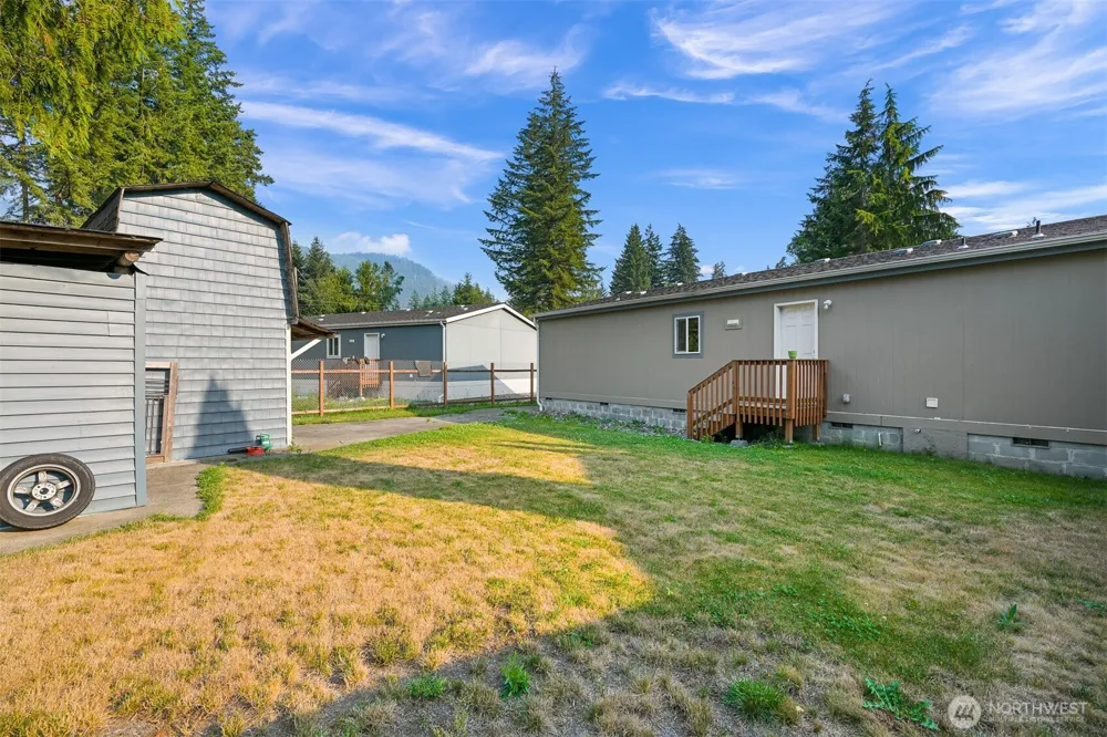 6236 Azure Way Maple Falls, WA 98266