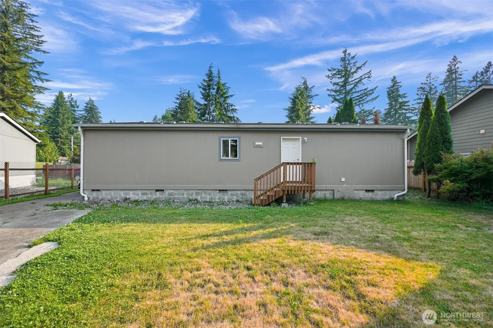 6236 Azure Way Maple Falls, WA 98266