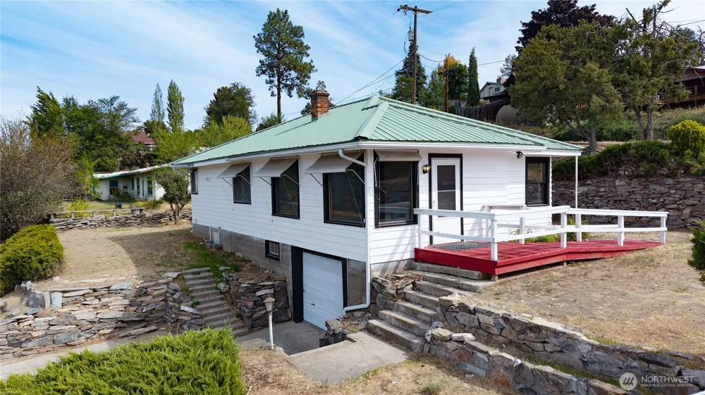 121 SW State St Tonasket, WA 98855