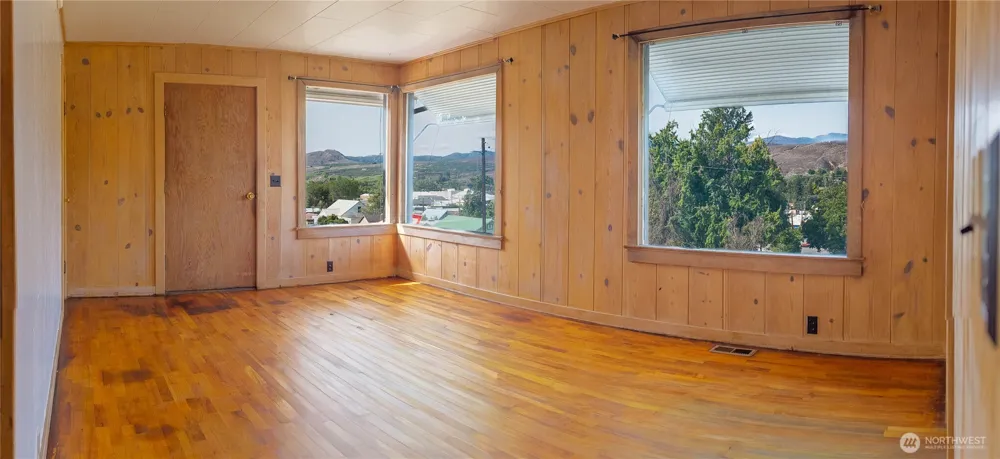 121 SW State St Tonasket, WA 98855